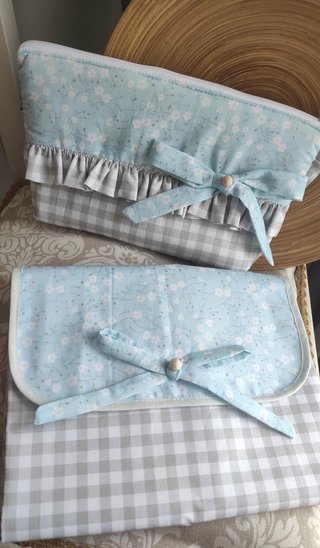 Conjunto canastilla bebé. Artesanal