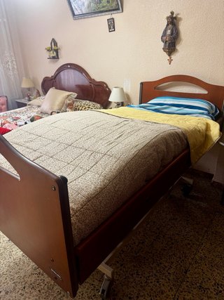 Cama articulada geriátrica