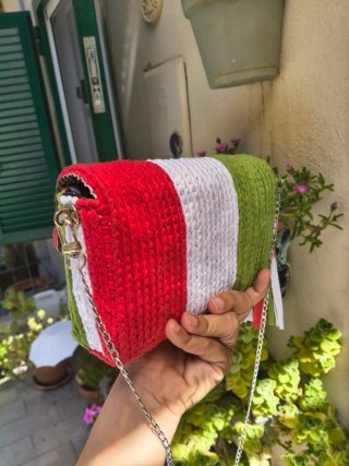 Borsa fatta a mano tricolore