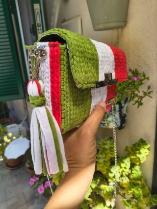 Borsa fatta a mano tricolore