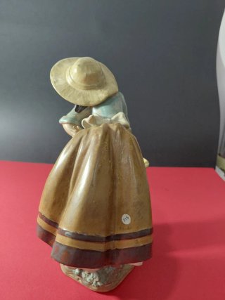 Figura Lladro Lavandería con Patos 01012216