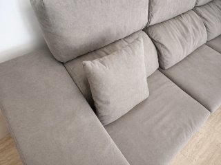 Sofá chaise longue gris tela