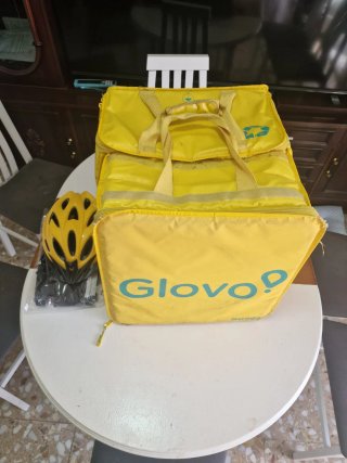 Mochila Glovo + Casco y Chubasquero Amarillo