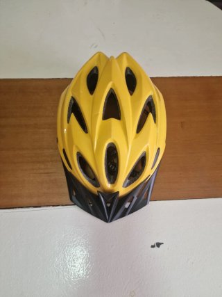 Mochila Glovo + Casco y Chubasquero Amarillo