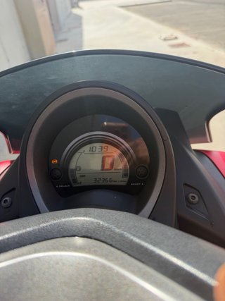 Yamaha Nmax 125 Roja y Negra