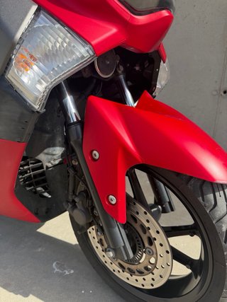 Yamaha Nmax 125 Roja y Negra