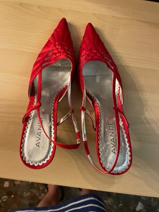 Zapatos de salón rojos AVANCE