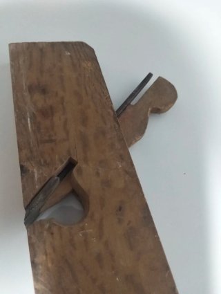Cepillo de carpintero manual de madera