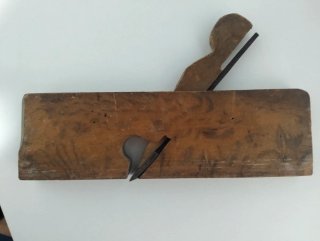 Cepillo de carpintero manual de madera