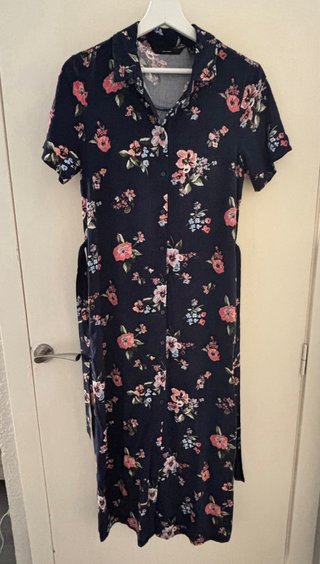 Vestido camisero floral azul y rosa