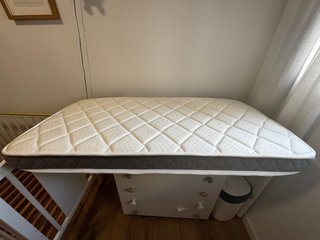 Cuna blanca y Colchón DORMIDEO