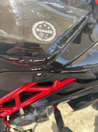 Benelli BN 125cc Negra y Roja
