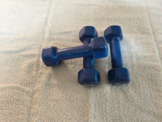 Tre manubri in vinile blu