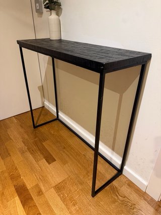 Cómoda y espejo de madera y metal