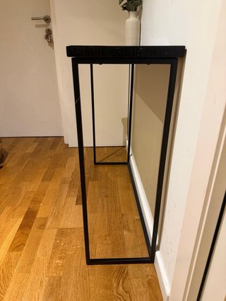 Cómoda y espejo de madera y metal