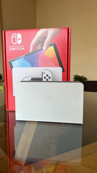 Nintendo Switch Oled + funda + microsd + protector