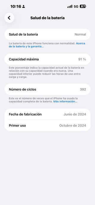 iPhone 15 Plus Negro con Funda Roja