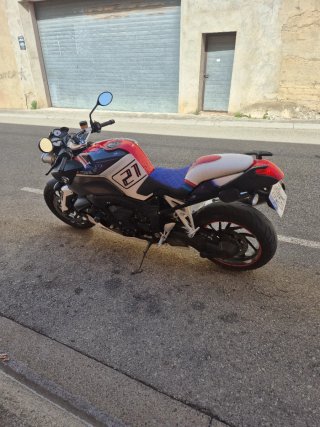 BMW R 1200 K Naked Negra y Blanca