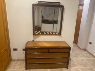 Cómoda de madera con 3 cajones