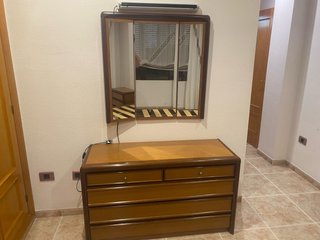 Cómoda de madera con 3 cajones