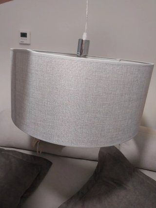 Lámpara de mesa gris tela y metal