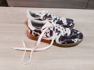 Zapatillas con estampado de vaca
