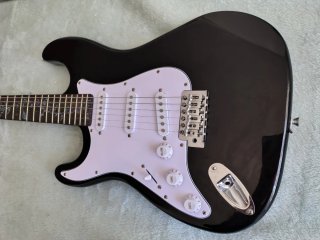 Guitarra Stratocaster Zurda Daytona Negra
