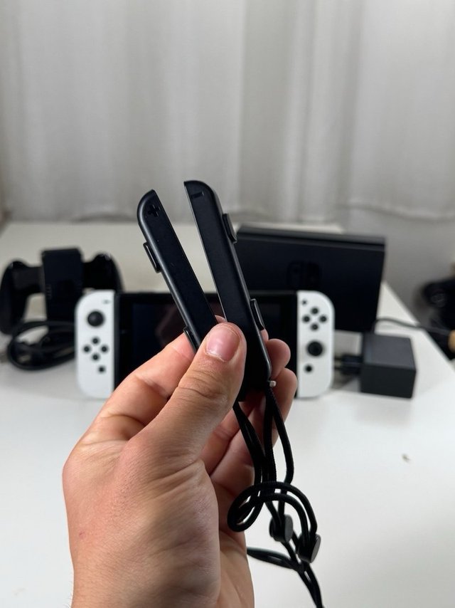 Nintendo Switch in buone condizioni con accessori