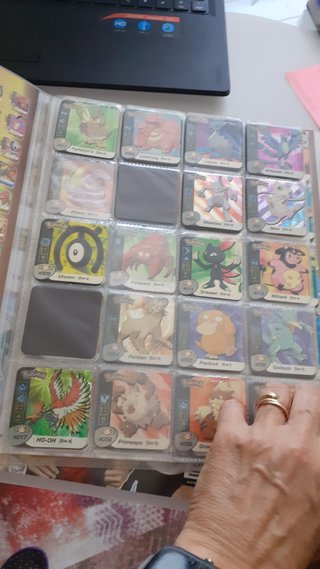 Álbum Pokémon Staks Panini