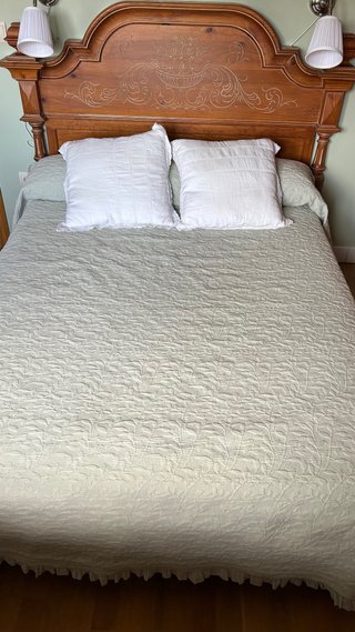 Colchón con somier de madera
