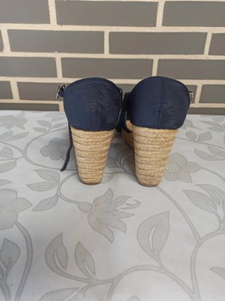 Sandalias de cuña azul
