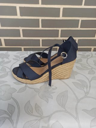 Sandalias de cuña azul