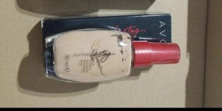 Base de maquillaje Avon Extra Lasting Beige