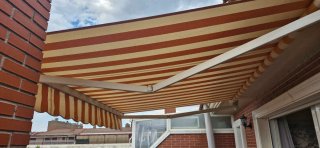 Toldo brazos extensibles aluminio blanco 332 x 250