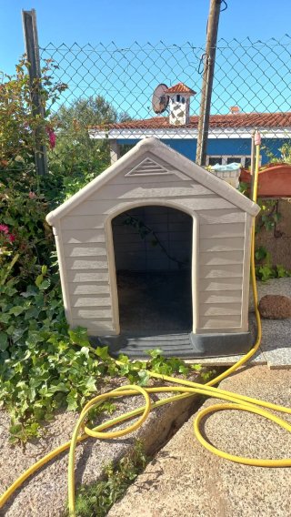 Casetta per cani grandi grigia