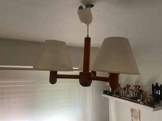 Lámpara de madera con 3 tulipas
