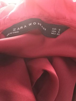 Vestido corto tirantes fucsia romántico