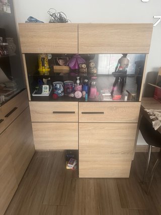 Mueble de comedor madera y cristal