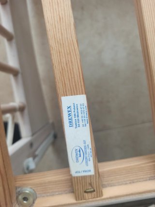 Cuna de madera + 2 juegos sábanas y protector