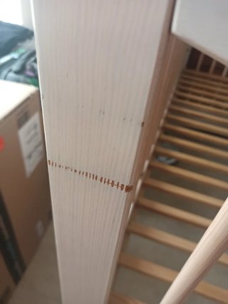 Cuna de madera + 2 juegos sábanas y protector