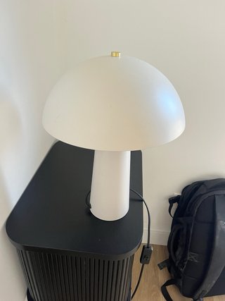 Lámpara de mesa moderna