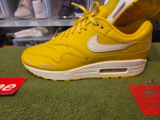 Nike Air Max 1 x Supreme Amarillo