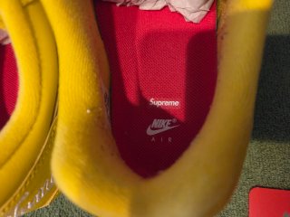 Nike Air Max 1 x Supreme Amarillo
