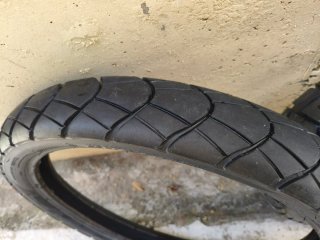 Neumáticos Dunlop Trailmax y Pirelli Scorpion