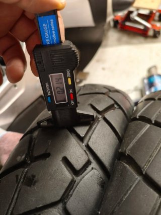 Neumáticos Dunlop Trailmax y Pirelli Scorpion