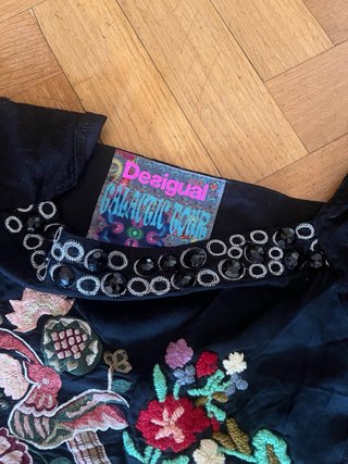 Vestido Desigual Negro Bordado
