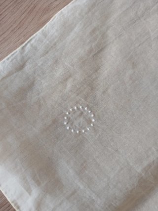 Mantelería y 6 servilletas beige