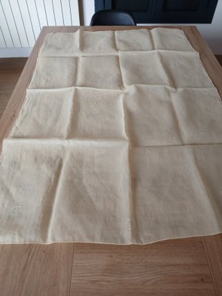 Mantelería y 6 servilletas beige
