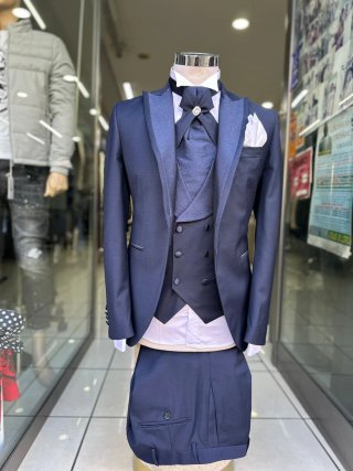 Traje moderno verde y negro