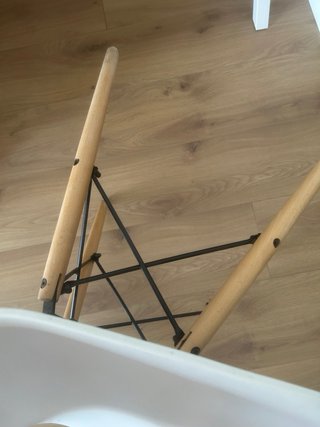 Silla estilo nórdico madera y plástico
